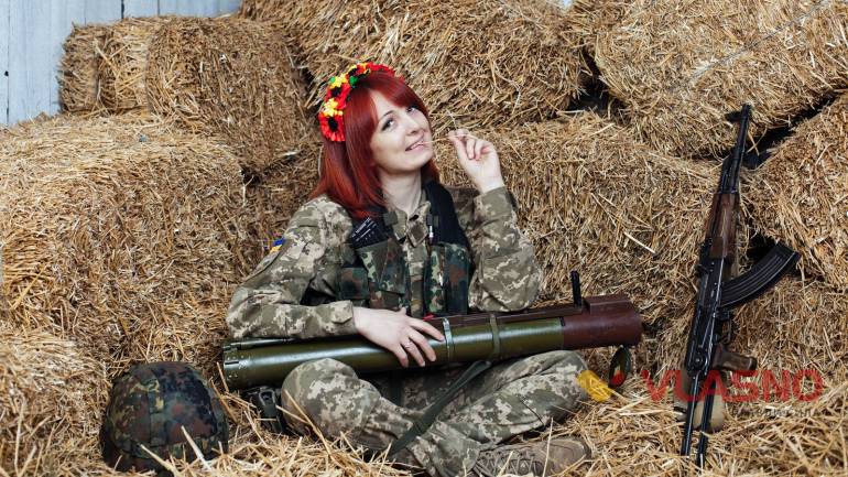 Жінки-військовослужбовці Вінниччини сфотографувались для конкурсу &laquo;Miss Military Fantasy&raquo;