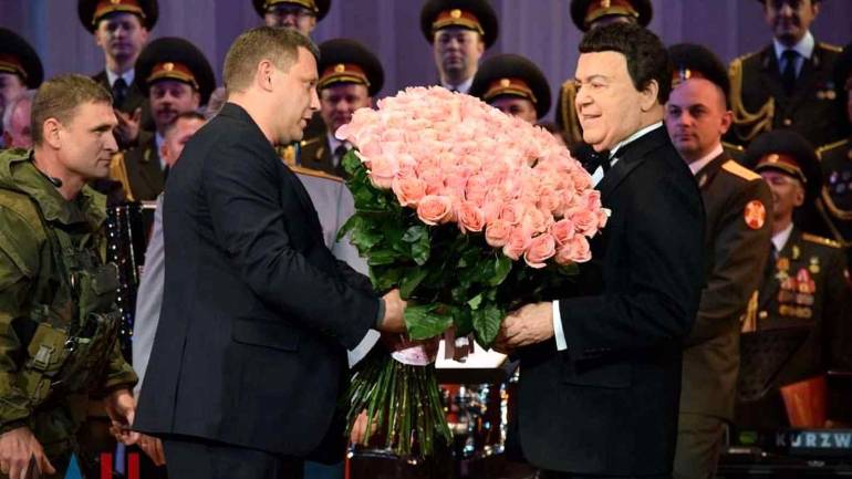 На окупованих територіях відмінили лінійки на 1 вересня через смерть Кобзона та Захарченко
