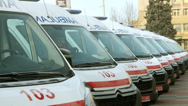 Біля аеродрому Калинівки 26 карет &laquo;швидкої&raquo;: що сталося?