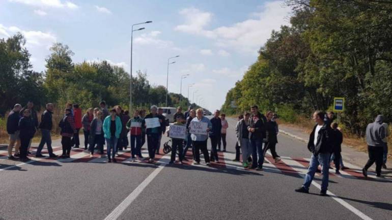 Вінницькі водії побили протестувальників, які перекрили дорогу