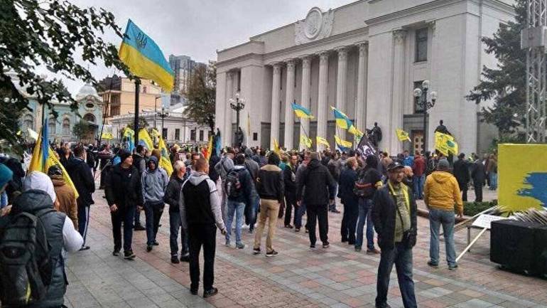 Вінничани протестують під Верховною Радою