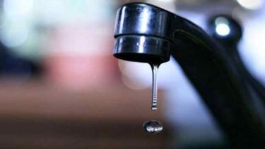 У Дашеві жителі багатоповерхівок сім років страждають через проблеми з водою: влада від виборів до виборів годує обіцянками (ФОТО)