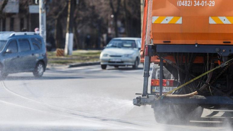 У Вінниці розпочали санітарну обробку вулиць