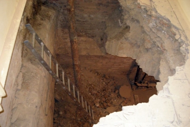 У Художньому музеї провалля