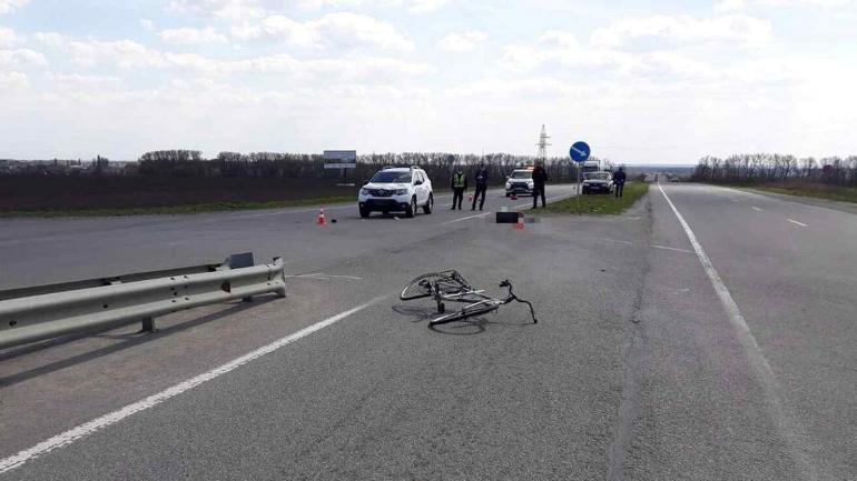 На Вінниччині насмерть збили літнього велосипедиста