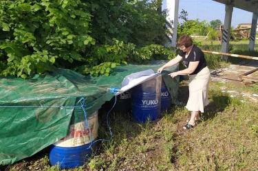 На Вінниччині на мешканців села "повішали" бочки з їдючою речовиною
