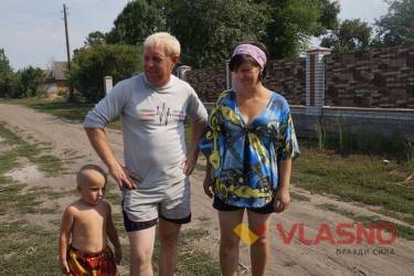 Переселенці з Луганщини годують вінничан сиром