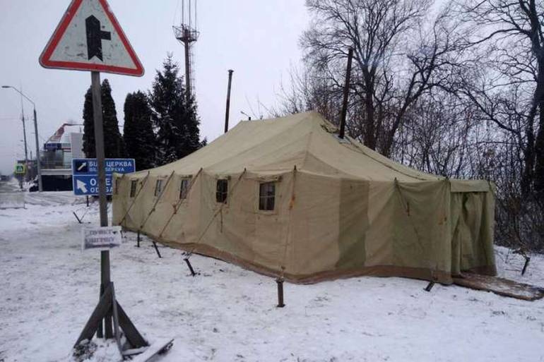 На Київщині біля траси встановлюють пункти обігріву