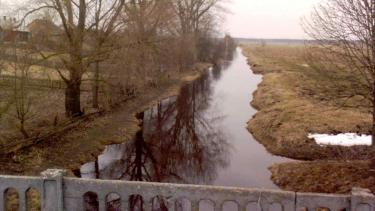 &laquo;Рівень води в ставках 20-30 сантиметрів&raquo;: в Ободівці рятуватимуть русло річки Бережанка