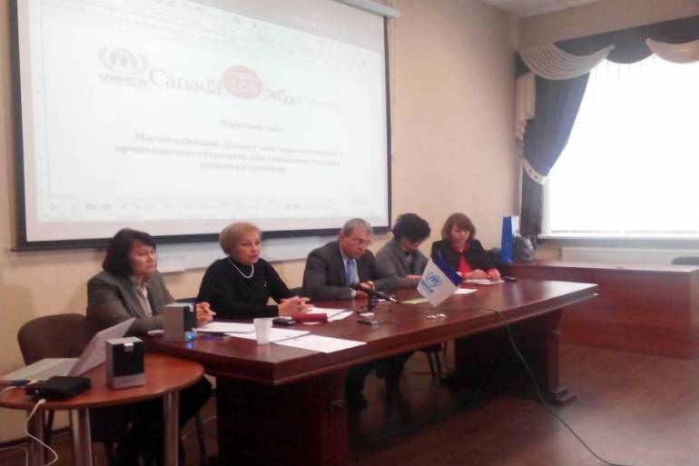 Круглий стіл з гострими кутами: проблеми переселенців на Вінниччині