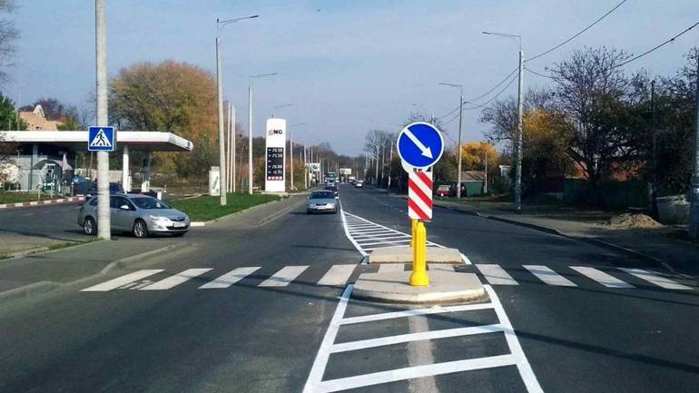 Бетонні конструкції острівців безпеки створюють АТОвці