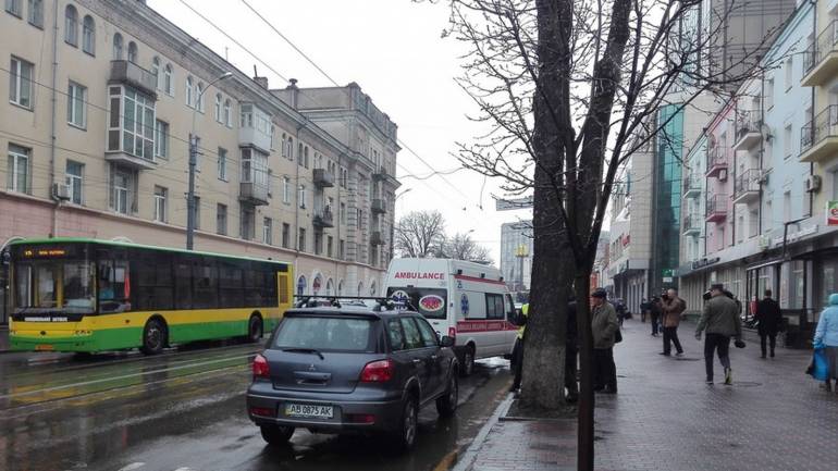 У центрі Вінниці автомобіль &laquo;на зебрі&raquo; збив дитину
