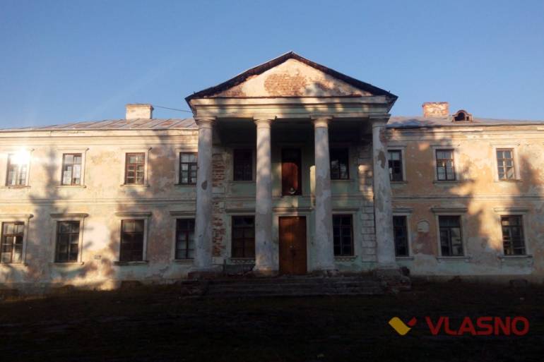 палац Холоневських у селі Гущинці фото