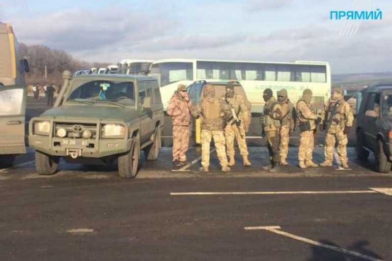 Обмін заручниками: українці повертаються з полону