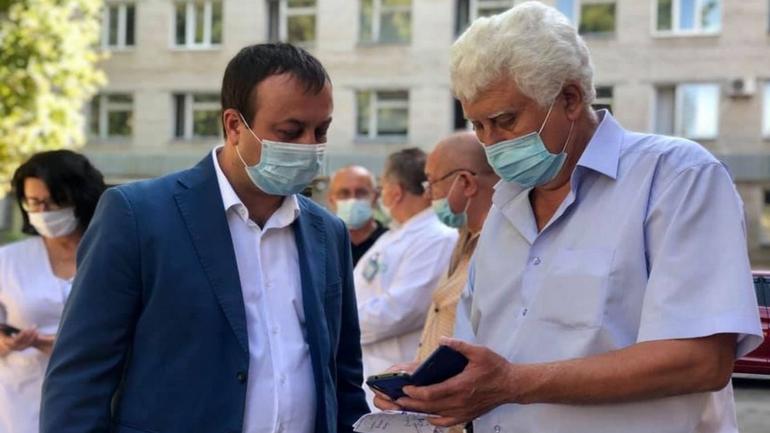 МОЗ передало на Вінниччину 27 апаратів ШВЛ