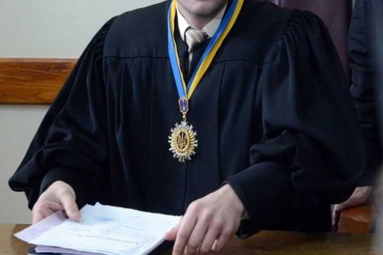 Суд у Вінниці шукає 22 служителя Феміди 