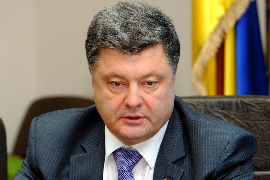 Порошенко вимагає звільнити Надію Савченко