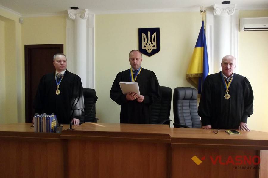 суд у Барі за скаргою Олексія Дзіся фото