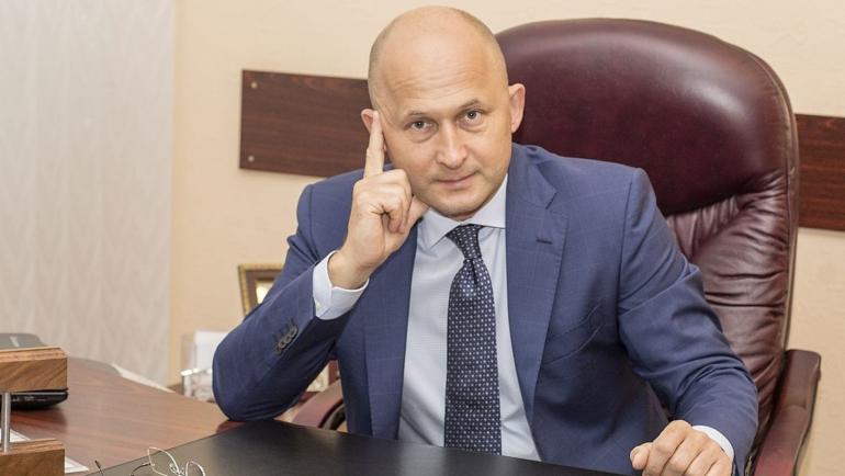 Головний лікар Подільського онкологічного центру за рік отримав від фармацевтичних компаній майже три мільйони гривень