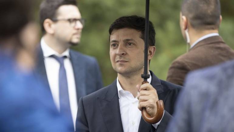 Зеленський наказав покарати людей, які напали на журналістів