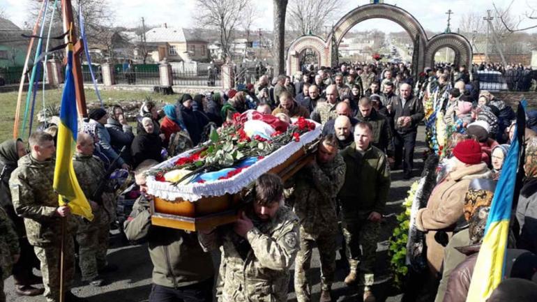 В селі на Вінниччині прощались з 34-річним бійцем-розвідником Андрієм Ведешиним (ФОТО)
