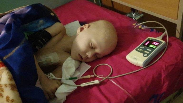 Юна киянка потребує допомоги у боротьбі із важкою хворобою