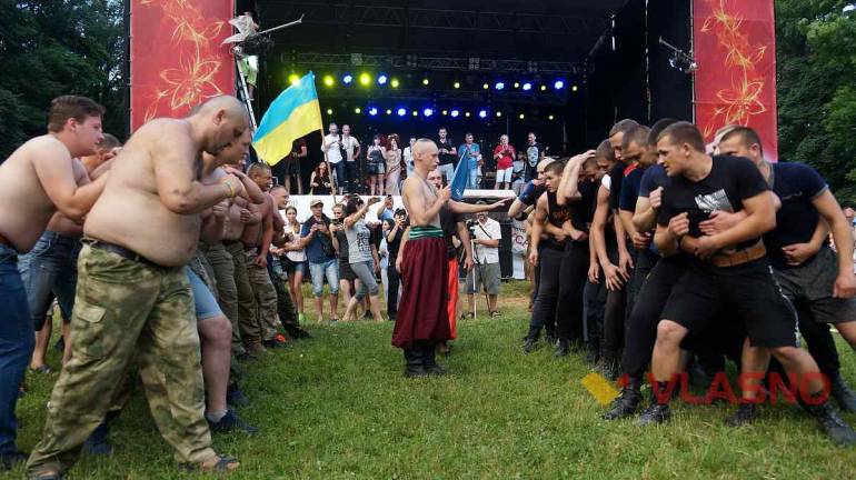 Поліція vs Атовці - на &laquo;Живому Вогні&raquo; наші охоронці зійшлись лава на лаву (ФОТО) (ВІДЕО)