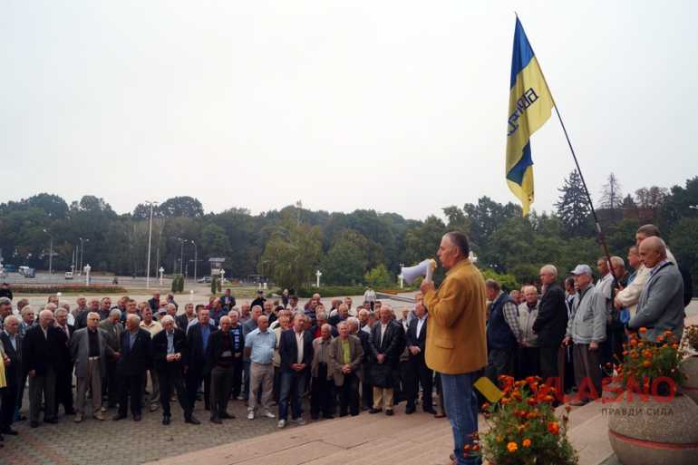 мітинг правоохоронців-пенсіонерів у Вінниці фото
