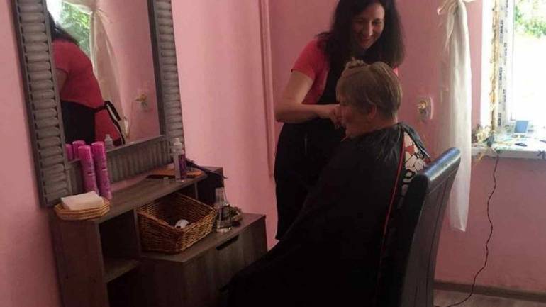 До свята вінницьких пенсіонерів стригтимуть безкоштовно