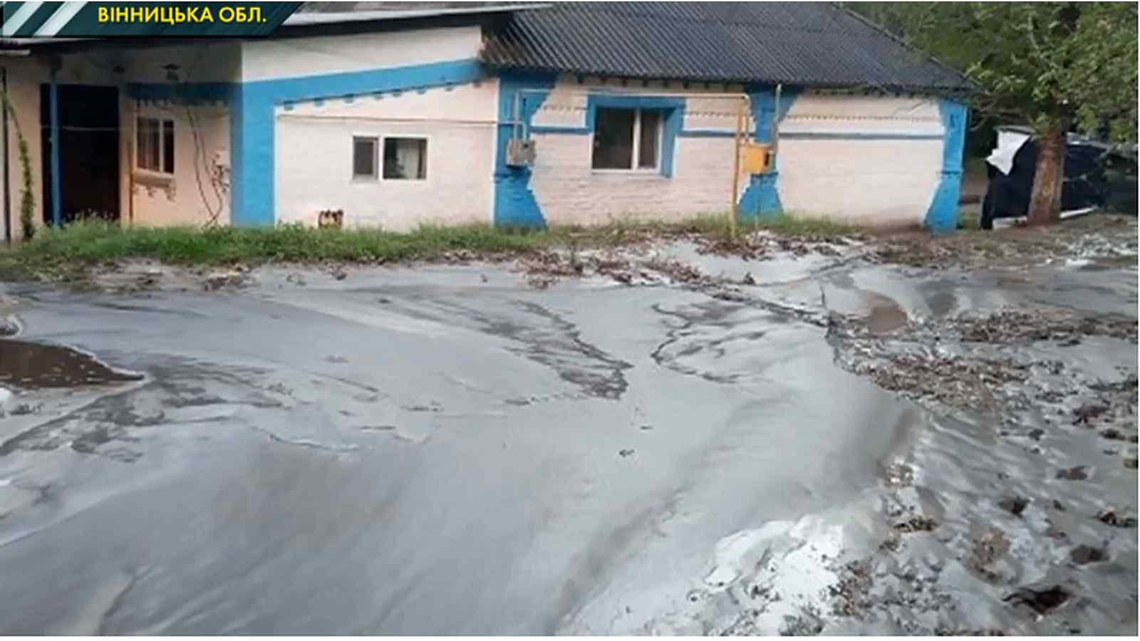 На Вінниччині велосипедиста на смерть змило водою після потужної зливи (ФОТО) (ВІДЕО)