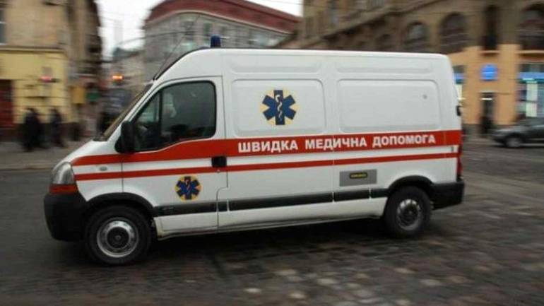 У Вінниці з третього поверху випав 35-річний чоловік