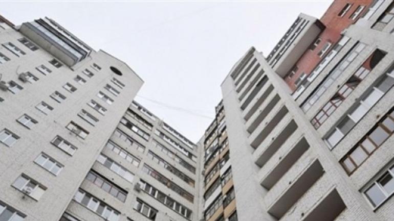 У Жмеринці чоловік вистрибнув з багатоповерхівки