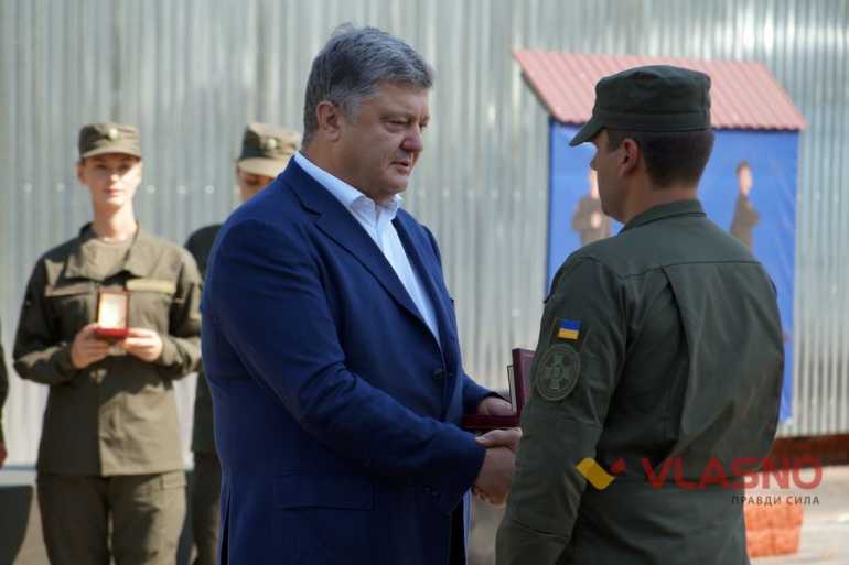 порошенко нагородив калинівських нацгвардійців фото 