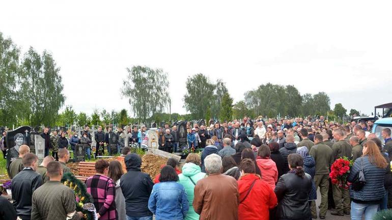 У Барі поховали 28-річного гвардійця, якого вбили у Вінниці