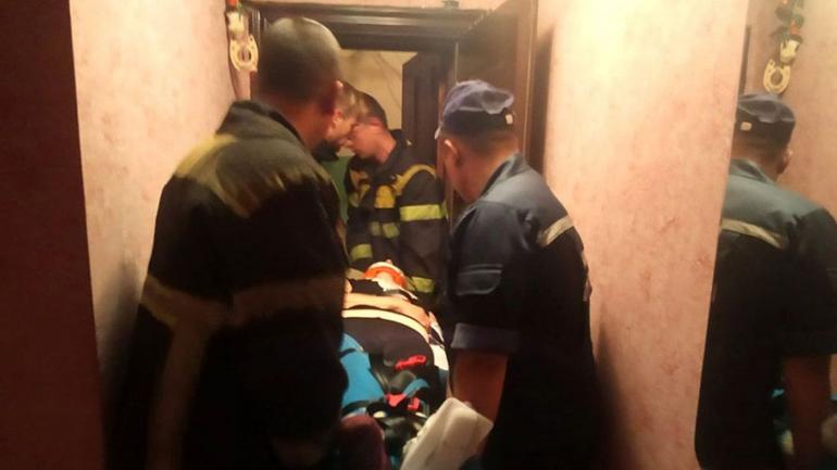 Впала з ліжка: на Вінниччині рятувальники підняли жінку із зайвою вагою