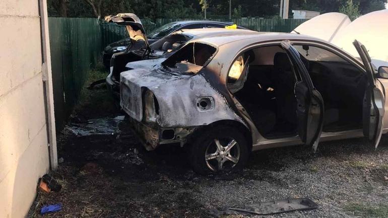 У Вінниці підпалили три автомобілі