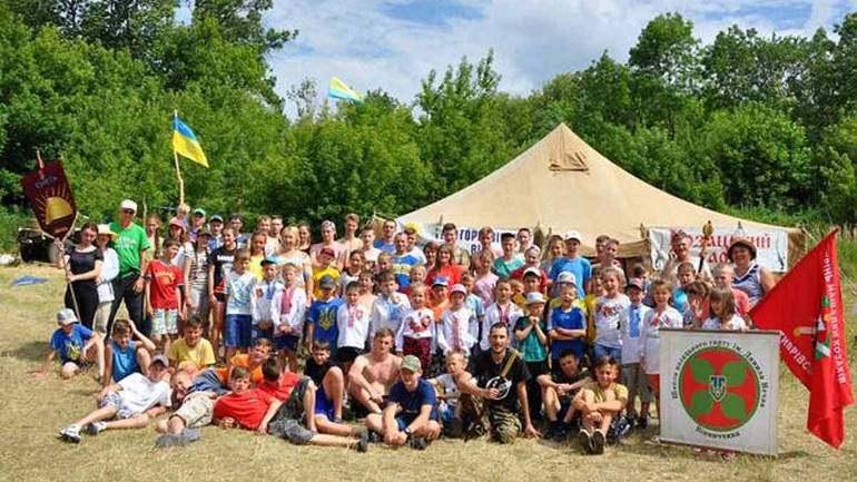 Народні майстер-класи, козацькі забави, малювання виделкою: на Вінниччині організовують козацький табір