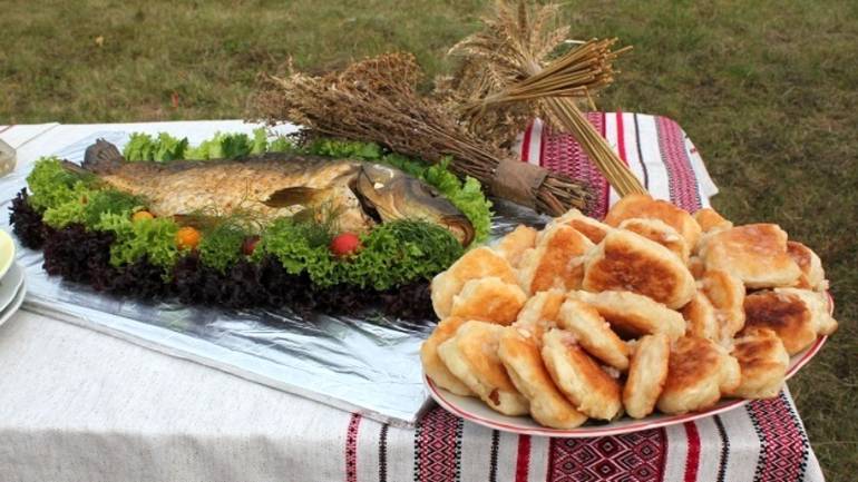 Рибну юшку, смачні пампушки та страви з риби готували на фестивалі на Вінниччині