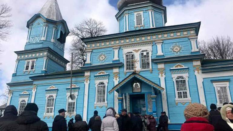 &laquo;Маленьку дитину хрестять спочатку в одній церкві, а потім несуть в іншу&raquo;: село на Вінниччині віра розділила навпіл