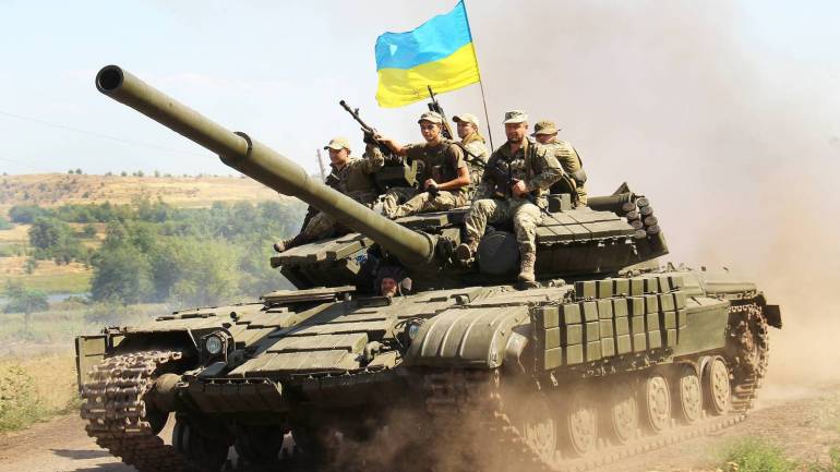 У зоні бойових дій на Донбасі поранено трьох українських військових