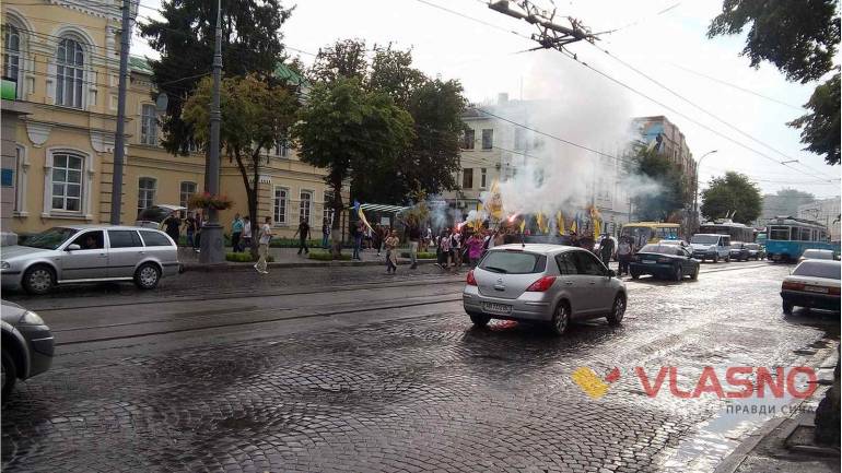 Активісти задиміли центр Вінниці