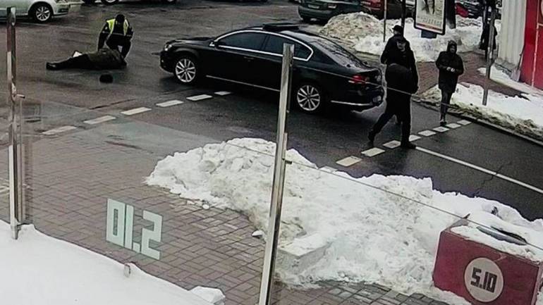 У Києві кортеж Порошенка збив пішохода