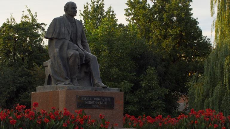 Інтимні вірші, еротичний роман та оповідання про війну претендують на літературну премію Коцюбинського