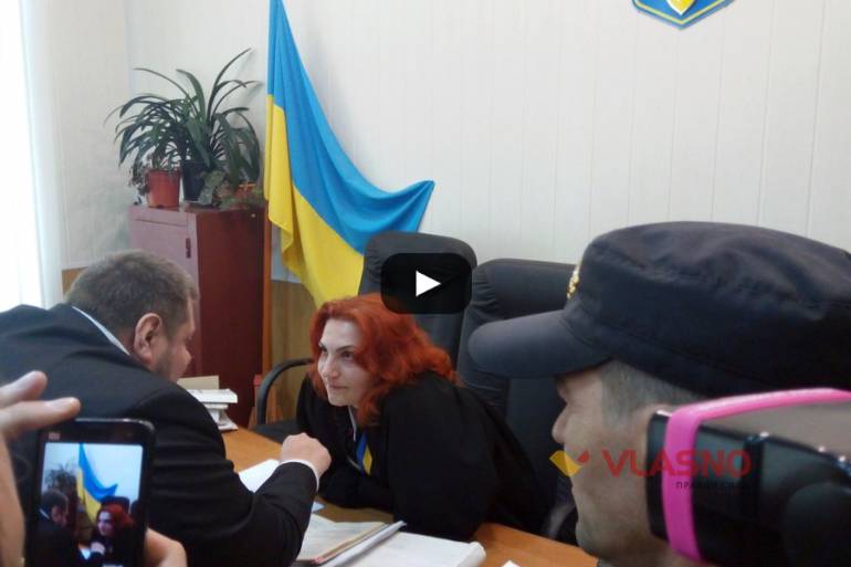 Нардеп влаштував скандал у Вінницькому суді 