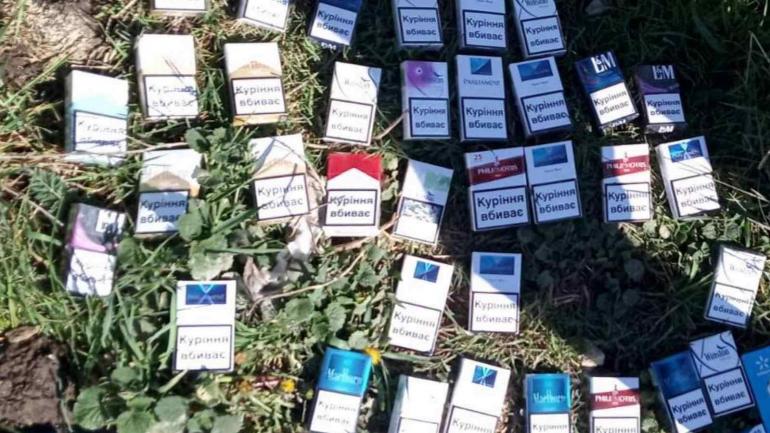 Юнак на Вінниччині викрав з місцевого магазину сигарети та гроші