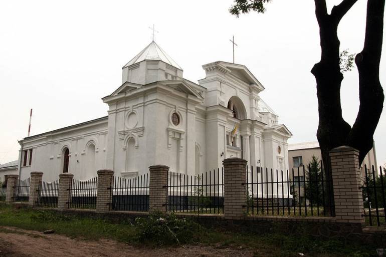 костел Святого Станіслава в Оратові фото