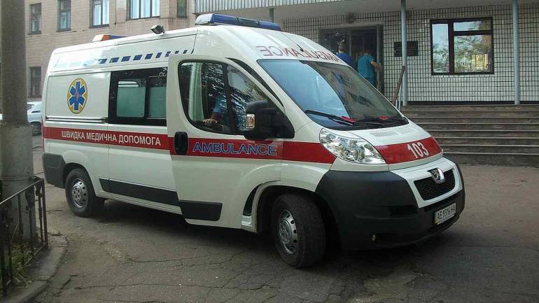 Масові отруєння на Вінниччині: з випускного повезли до лікарні