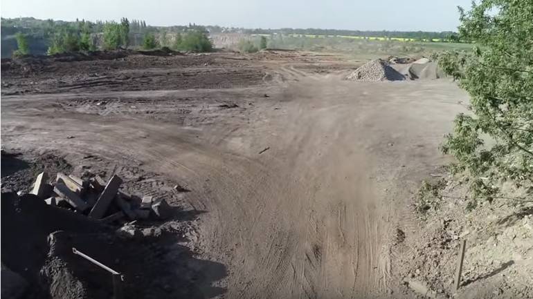 За 306 мільйонів дороги на Вінниччині будуватиме неіснуючий завод