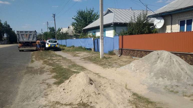 На Вінниччині водій мопеду не впорався з керуванням: пасажирка у реанімації