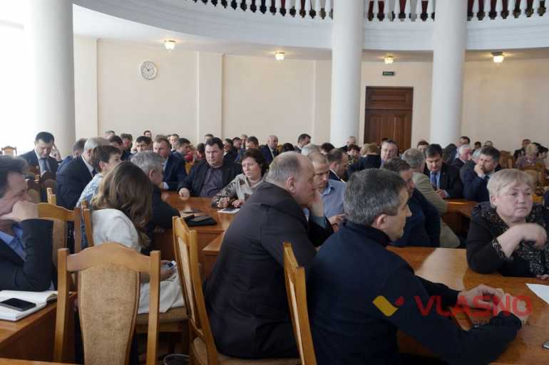 круглий стіл щодо децентралізації у Вінниці фото